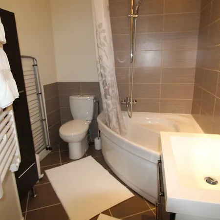 L'emeraude Apartment *