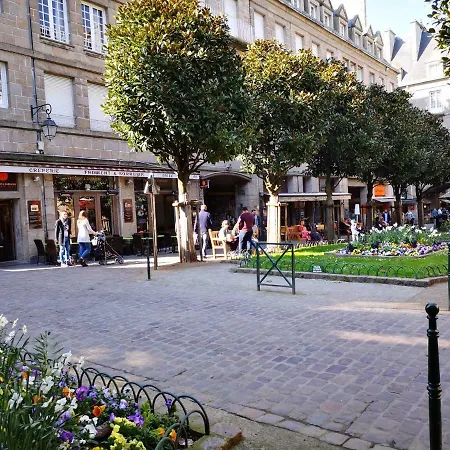 L'emeraude Apartment *